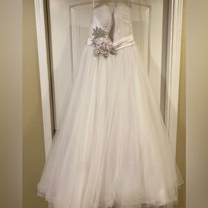 Oleg Cassini White Wedding Dress, size 12